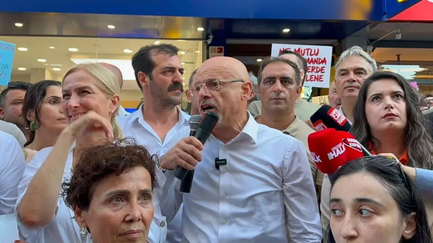 Özgür Özel’in kuracağı yeni partinin ilk il binası Samsun’da tutuldu haberinin görseli