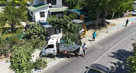 Seferihisar’da altyapı ve üstyapı çalışmaları hız kesmeden sürüyor