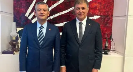 Başkan Tugay rotasını değiştirdi, yeni parti planını rafa kaldırdı