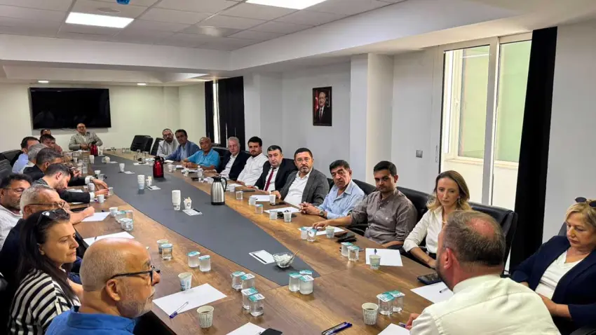 CHP İzmir il yönetiminde görev dağılımı yapıldı, 6 ilçe başkanı ihraç talebiyle disipline sevk edildi! haberinin görseli