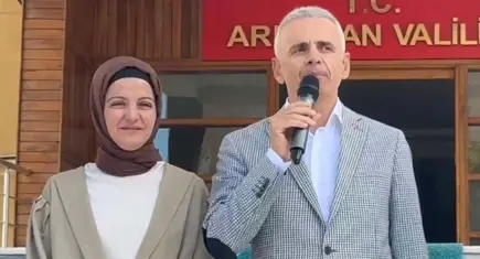 Görevden alınan Vali Mehmet Fatih Çiçekli, Ardahan’dan törenle uğurlandı