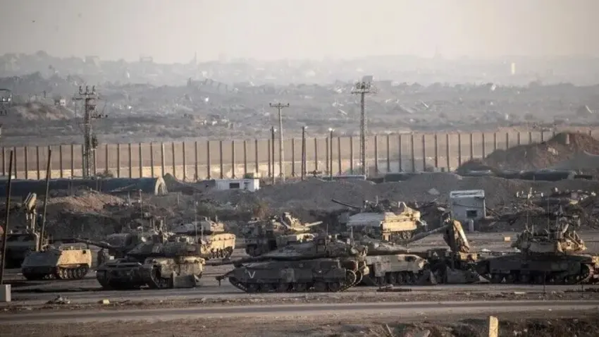 Haaretz: İsrail, Gazze'de "Sarı Hat"ın ötesine kara bariyeri inşa etti haberinin görseli