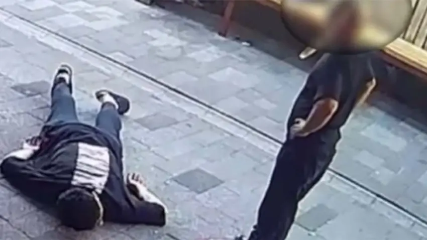Kalbi duran gence yardım etmek yerine parasını çaldı haberinin görseli