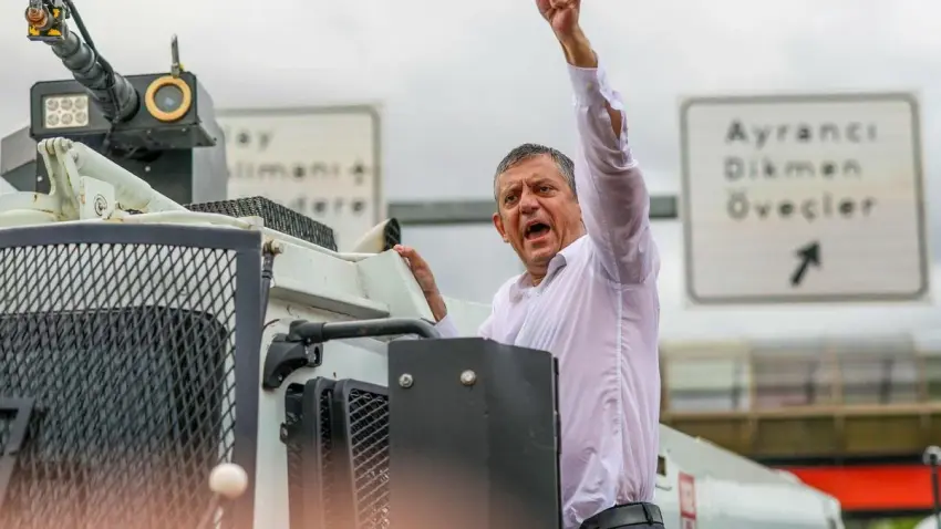 &ouml;zg&uuml;r &ouml;zel