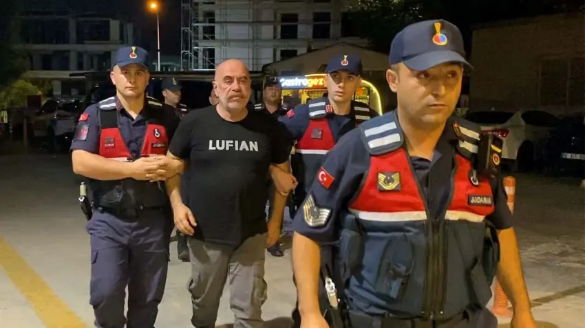 Bursa'da uyuşturucu operasyonu: Yönetmen Ezel Akay gözaltına alındı haberinin görseli