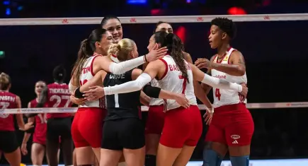 Filenin Sultanları Yarı Finalde! A Milli Kadın Voleybol Takımı Kanada'yı devirdi