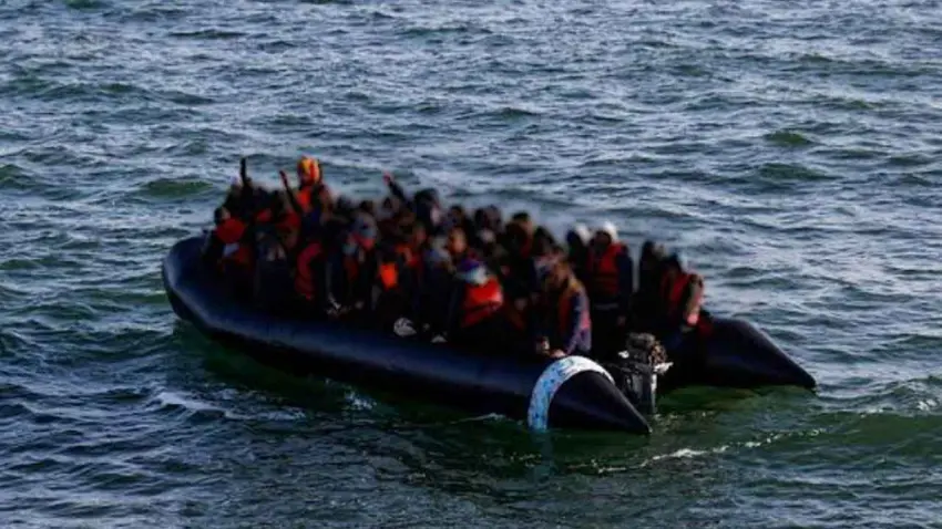 İzmir açıklarında 14 düzensiz göçmen yakalandı haberinin görseli