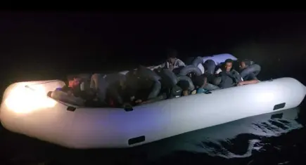 İzmir açıklarında kaçışa geçit yok: 31 düzensiz göçmen yakalandı!