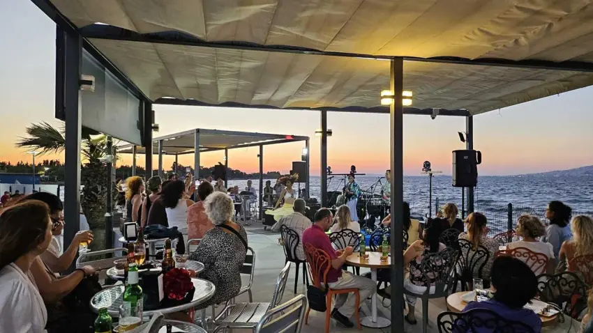 İzmir Marina’da yaz konserleri başladı haberinin görseli