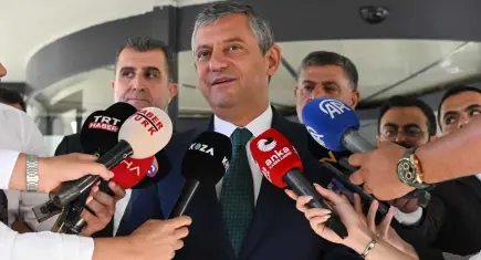 Özel'den yeni parti mesaisi