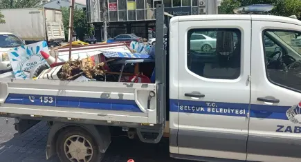 Efes Selçuk’ta kaldırım işgaline zabıta engeli