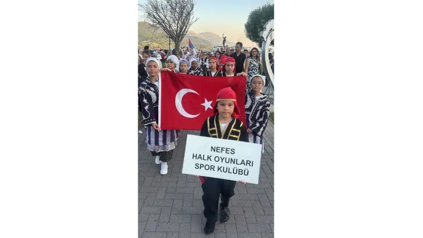 İzmirli miniklerden Makedonya'da Karadeniz rüzgarı haberinin görseli