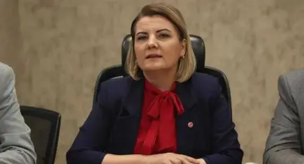 İzmit Belediye Başkanı Fatma Kaplan Hürriyet, görevden uzaklaştırıldı
