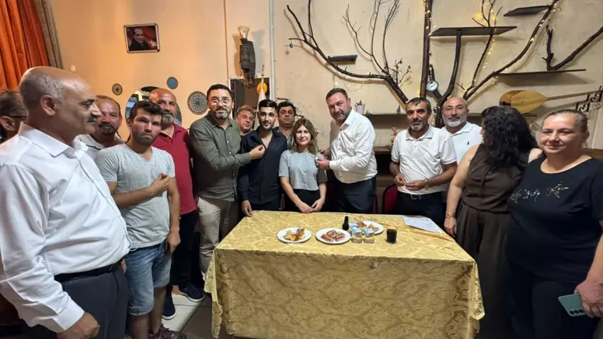 Karabağlar'da 200 Kişi CHP'ye katıldı haberinin görseli