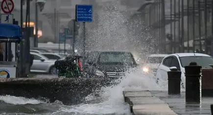 Karadeniz üzerinden gelen şiddetli yağış Türkiye'yi vuracak: Sel, dolu ve hortum uyarısı
