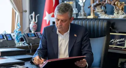 Özgür Özel ve 91 milletvekili CHP'den ayrıldı: Yeni Parti için kuruluş süreci başladı