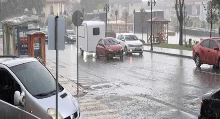 Tekirdağ'da sağanak etkili oldu