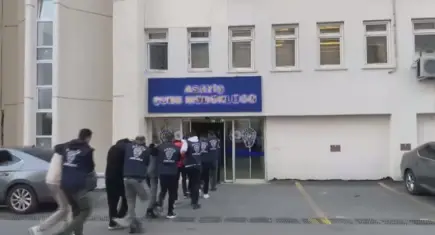 Vatandaşın 2 milyon lirasını gasp eden 7 şüpheli gözaltında