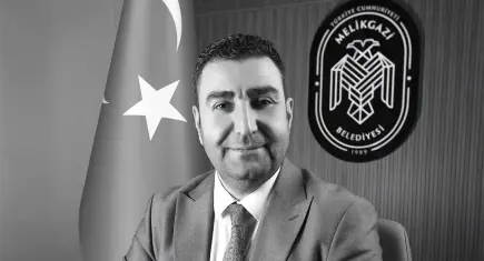 Belediye özel kalem müdürü bisikletten düşüp öldü
