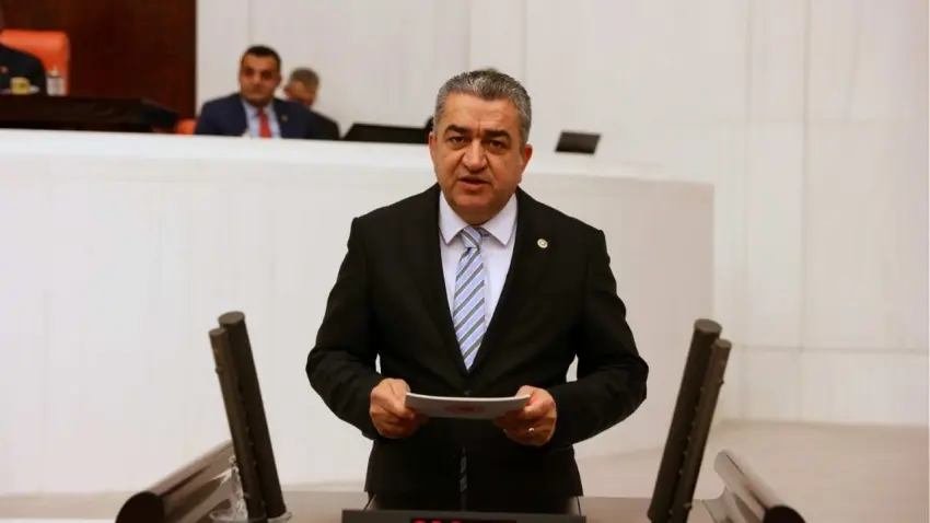  CHP’de istifa tartışmaları sürüyor: Bedri Serter’den Yeni Parti kararı haberinin görseli
