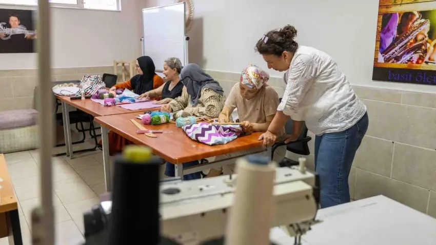 El sanatları kursu Yeliz’e moral, hayata yeniden umut oldu haberinin görseli