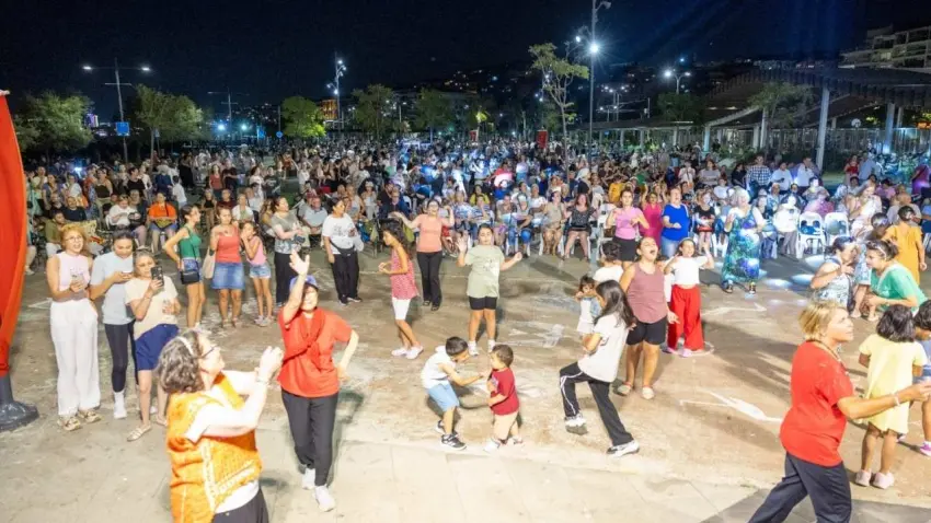 Karantina Meydanı’nda yaz akşamına müzik ve kadın emeği damga vurdu haberinin görseli