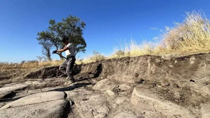 Troya’da 1500 yıllık depremin izleri gün yüzüne çıktı haberinin görseli