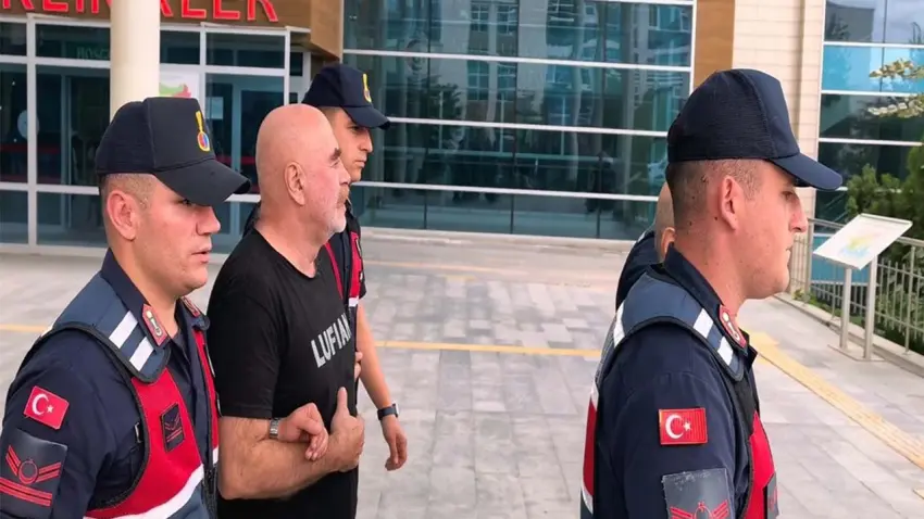 Yönetmen Ezel Akay'dan gözaltı sonrası ilk açıklama: İfade verdim çıktım haberinin görseli