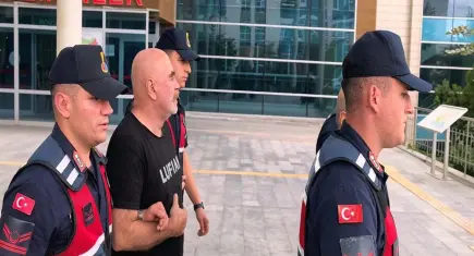 Yönetmen Ezel Akay'dan gözaltı sonrası ilk açıklama: İfade verdim çıktım