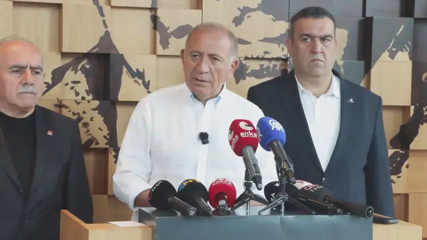 Gürsel Tekin: Bermuda üçgeni ile mücadele ediyoruz haberinin görseli