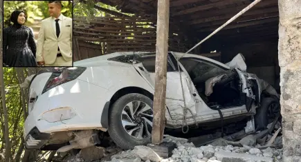 Seydikemer'de feci kaza: Sürücü öldü, nişanlısı yaralandı
