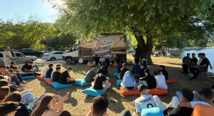 AK Gençlik İzmir, Gölcük'te gençlerle bir araya geldi