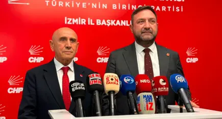 CHP İzmir'de peş peşe kritik açıklamalar: 3 ilçe başkanı görevden alındı