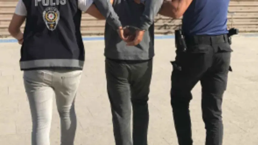 İzmir'de 17 yıl 6 ay hapis cezası bulunan cinayet hükümlüsü yakalandı haberinin görseli