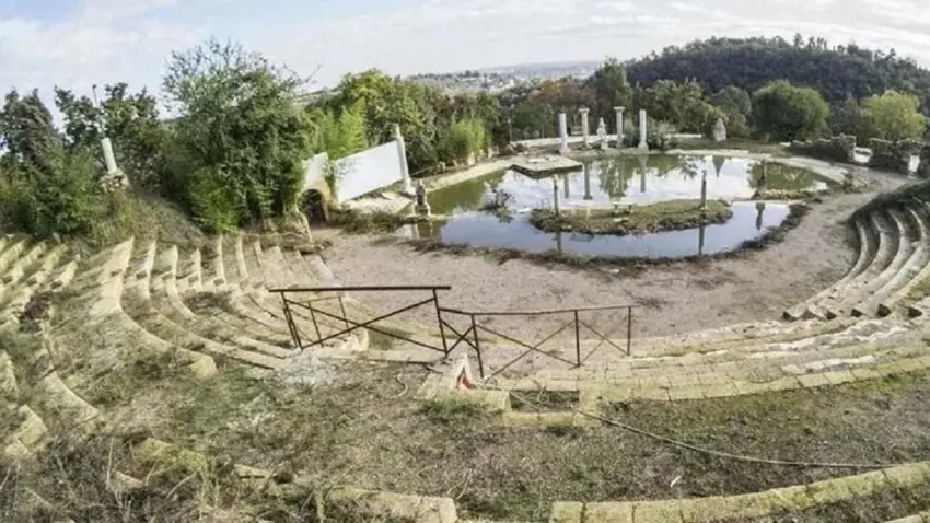 Sahte amfitiyatro yarattı, 20 yıl boyunca herkesi kandırdı! haberinin görseli