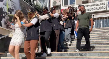 Şişli’de eğlence mekanına denetim: 12 yabancı uyruklu kadın hakkında işlem başlatıldı
