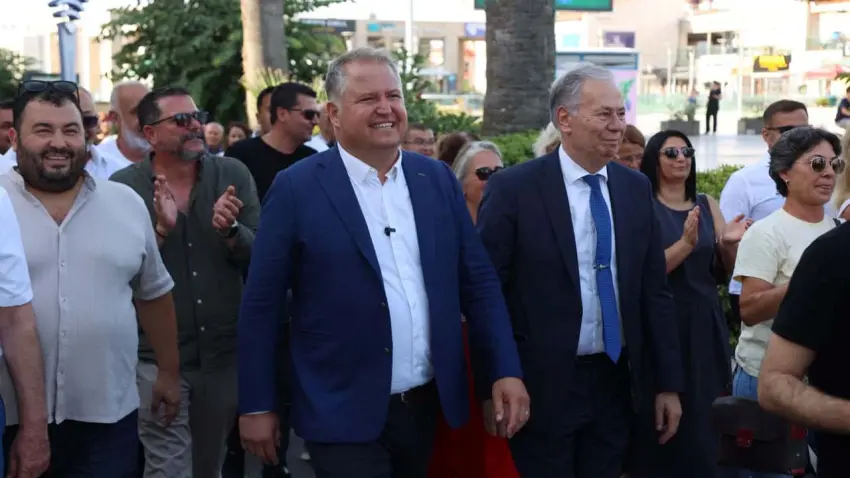 Urla Belediyesi'nde toplu istifa: İlçe yönetimi ve 23 meclis üyesi partiden ayrıldı haberinin görseli