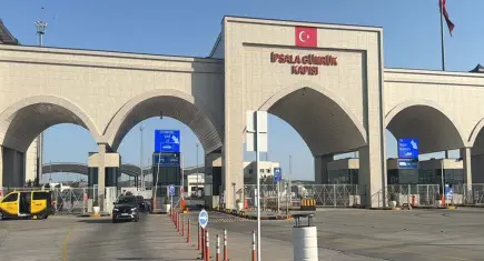 Yunanistan’da gümrükçüler iş bıraktı: Edirne’deki sınır kapılarında geçişler durdu