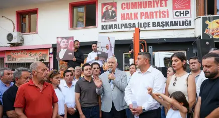 CHP Kemalpaşa’da toplu istifa: Başkan Türkmen YENİ Parti’ye geçti