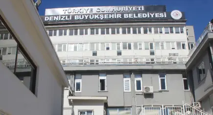 Denizli’de Büyükşehir dahil 15 belediye başkanı YENİ Parti’ye geçti