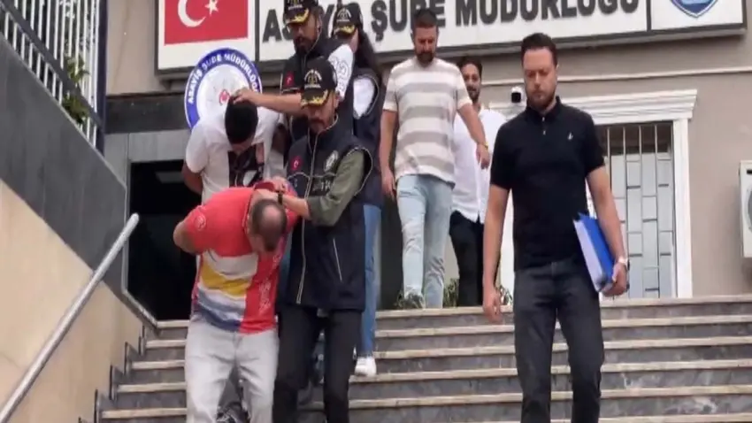Galeriye kalaşnikoflu haraç saldırısı: 3 şüpheli yakalandı haberinin görseli