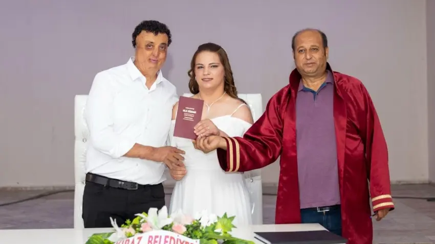 İşaret diliyle bir ömür boyu mutluluğa "Evet" dediler haberinin görseli