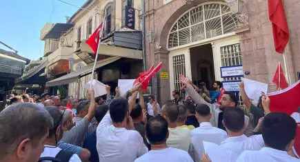 Kemeraltı esnafından ‘tabutlu’ protesto