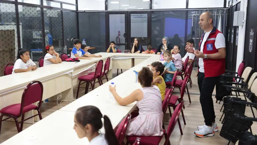 Konaklı çocuklar afetlere karşı bilinçleniyor haberinin görseli