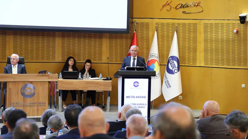 Metin Akdaş, 17 yıllık EBSO görevine veda etti haberinin görseli