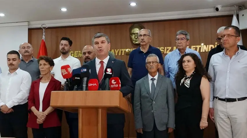 Burdur Belediye Başkanı Ali Orkun Ercengiz ve 3 ilçe belediye başkanı CHP'den istifa etti haberinin görseli