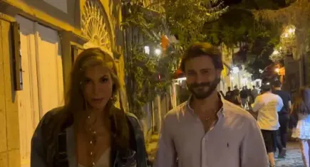 Çağla Şıkel ve yeni sevgilisi Alaçatı'da el ele görüntülendi