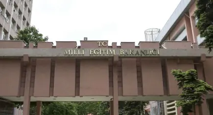 Eğitim-İş'ten MEB'in yeni yönetmeliğine tepki: Sorun çözmüyor, yeni sorunlar üretiyor