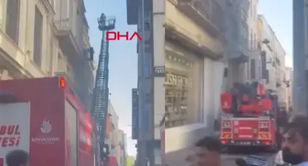 İstiklal Caddesi'ndeki AVM'de yangın paniği