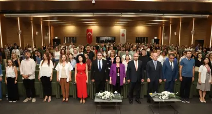 İzmir'de sağlıkta akreditasyon süreçleri masaya yatırıldı